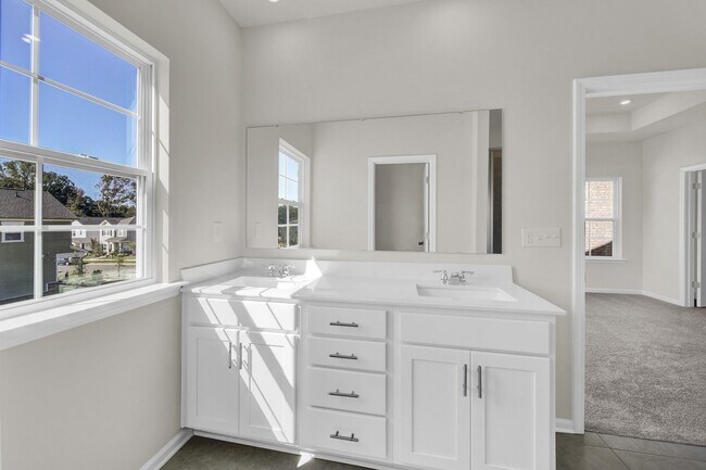 Building Photo - Beautiful End Unit Townhome In Mint Hill