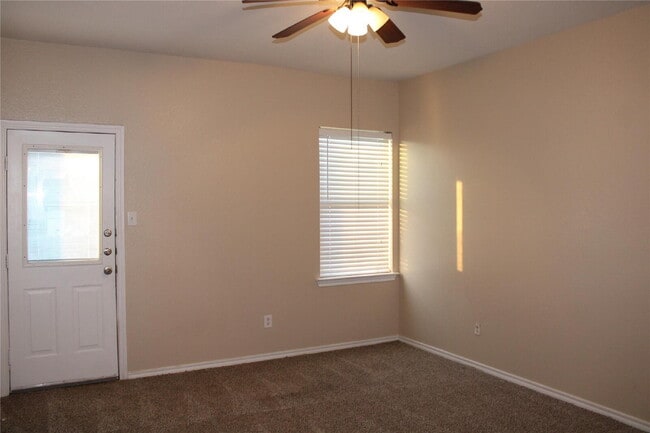Building Photo - 1249 Redman Ave