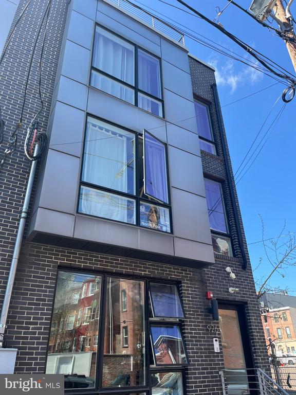 Building Photo - 926 N 15th St