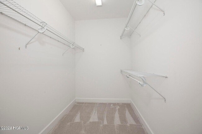 Building Photo - 640 Village Park Dr