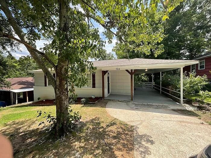 Building Photo - 724 84th St S