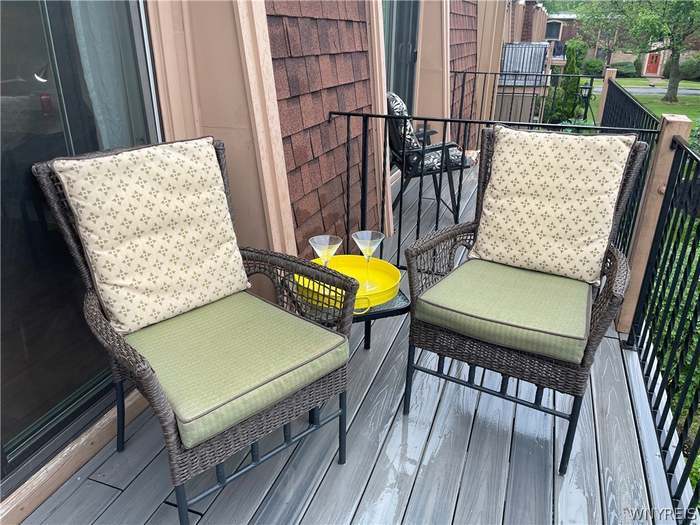 Building Photo - 205 Charter Oaks Dr