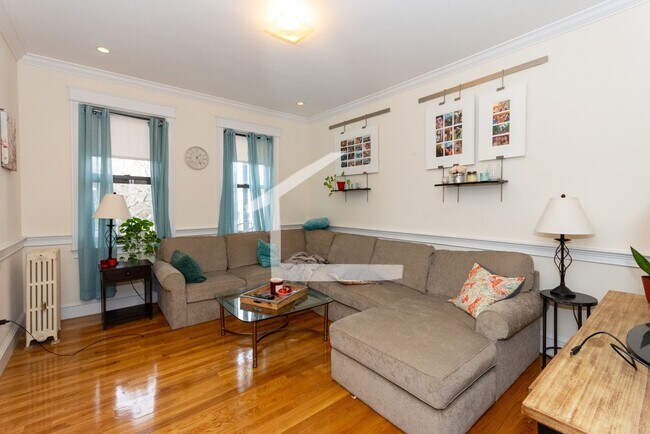 Building Photo - Big and Beautiful Apartment at an Unbeatable Price in Allston; Heat/HW Incl!