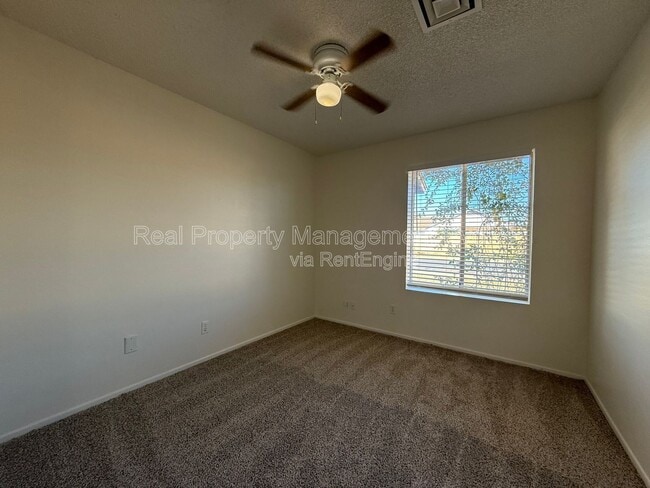 Building Photo - 6437 W Sierra St