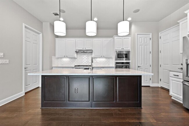 Building Photo - 7124 Calpe Dr