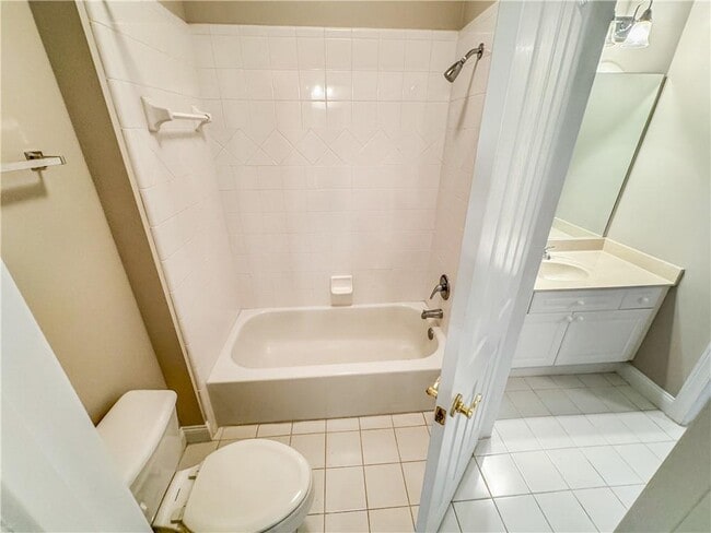 Building Photo - 2000 Sterling Ct