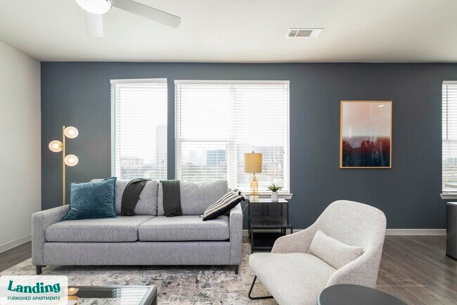 Building Photo - 900 E Six Forks Rd