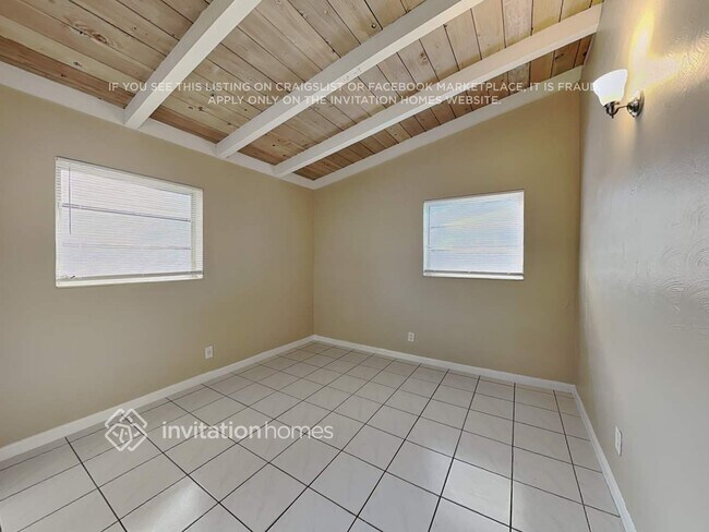 Building Photo - 1275 SW 28th Rd