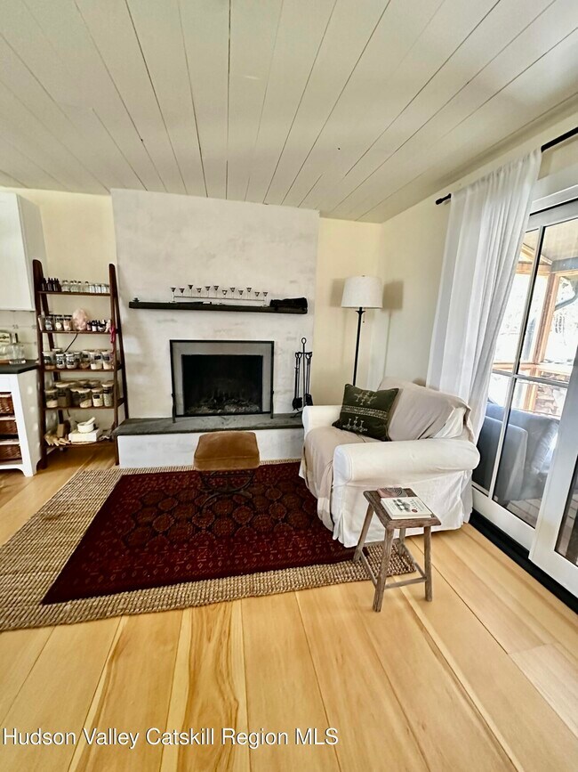 Building Photo - 25 Boggs Hill Rd