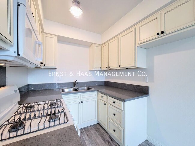 Building Photo - 5050 Linden Ave