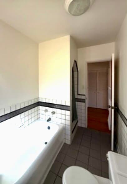 Building Photo - 6089 Cashio St