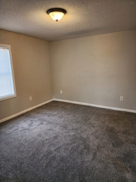 Building Photo - 401 N Polk St