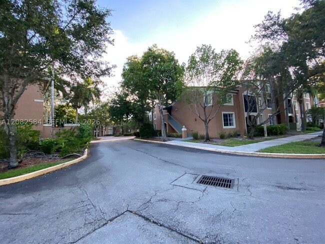 Building Photo - 4820 N State Rd 7