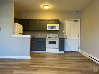 Building Photo - 2 Bedroom/1 Bath Ready for move in!