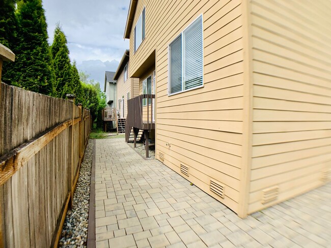 Building Photo - Great Home For Rent