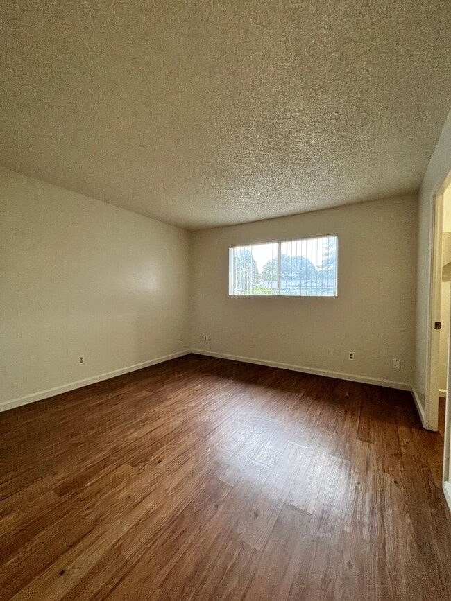 Building Photo - 1160/1162 Lisa Court