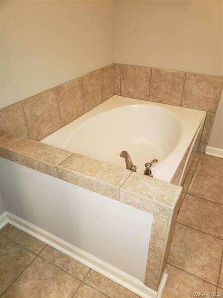 Building Photo - 8708 Lindsey Ln