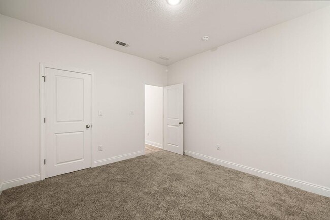 Building Photo - 4902 Kensington Ln