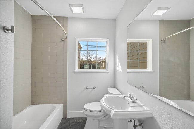 Building Photo - 4502 Rockwood Dr