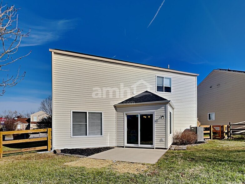Building Photo - 2238 Antoinette Way