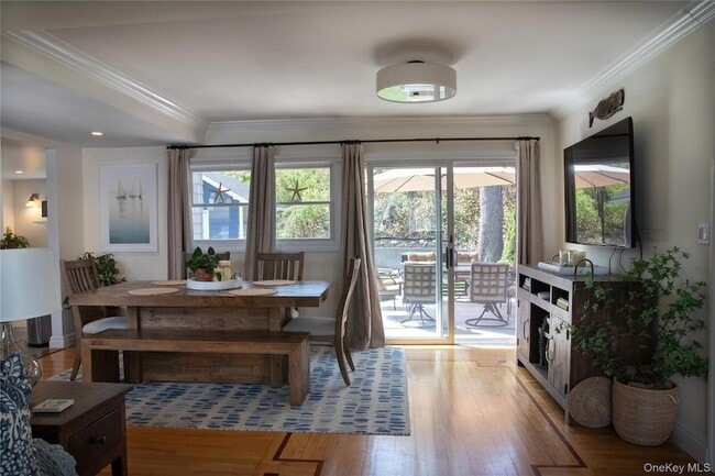 Building Photo - 4 Shorewood Dr