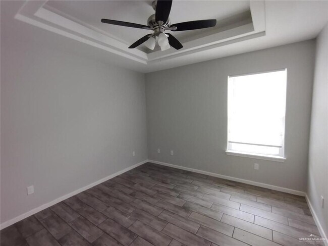 Building Photo - 2012 Summerland Ln