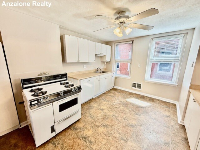 Building Photo - 2 Baldwin Pl