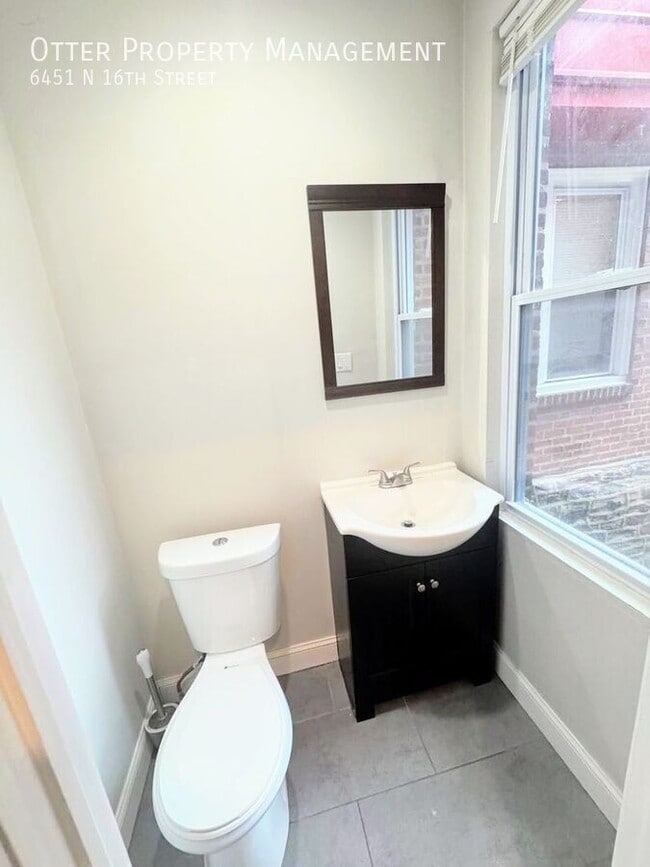 Building Photo - 6451 N 16th St