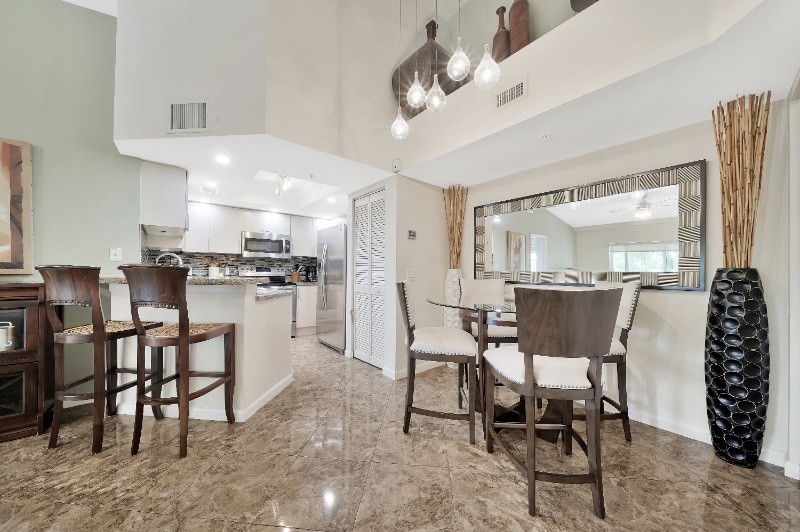 Building Photo - 2005 SE 10th Ave