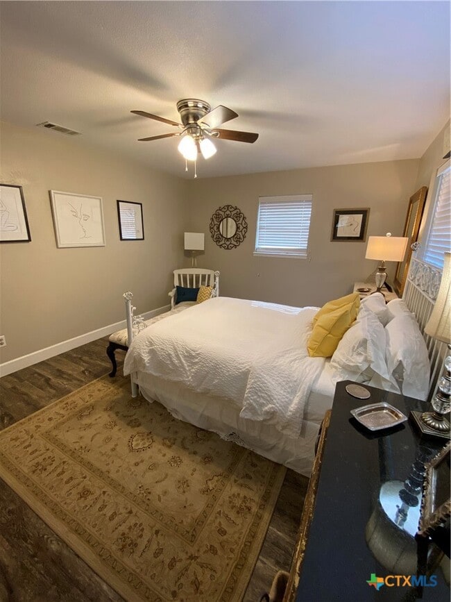 Building Photo - 1307 Sherry Ln