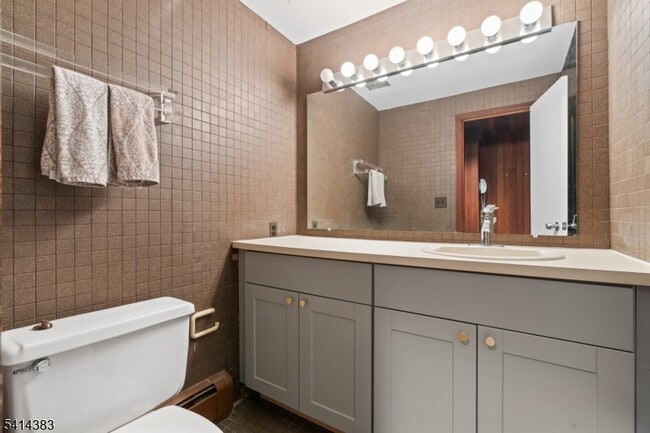 Building Photo - 2 Old Mill Rd