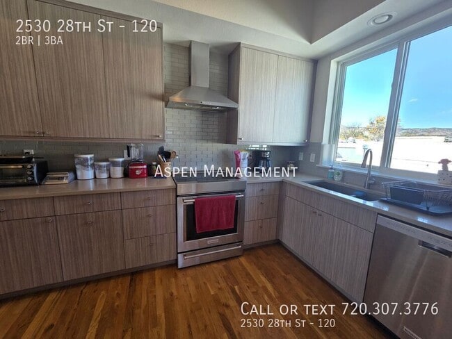 Building Photo - 2530 28th St