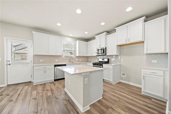 Building Photo - 10025 Dawn Pearl Dr