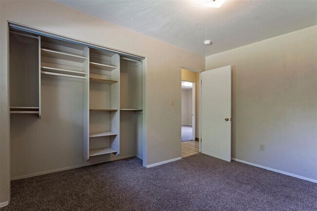Building Photo - 640 Woodworth Ave