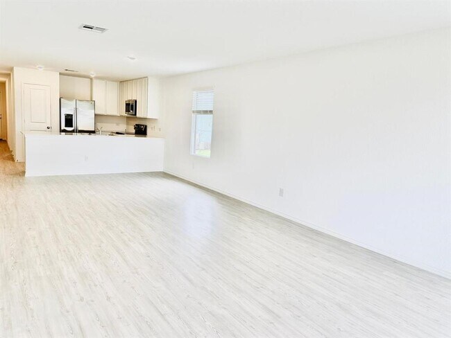 Building Photo - 100 Louisa Ln