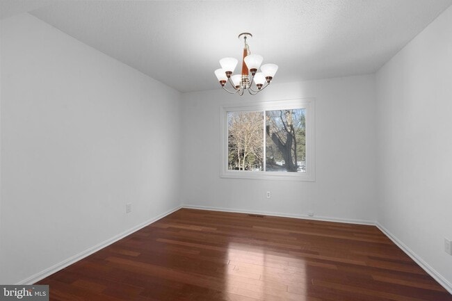 Building Photo - 2636 East Side Dr