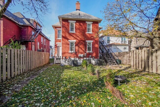 Building Photo - 392 N Garfield Ave