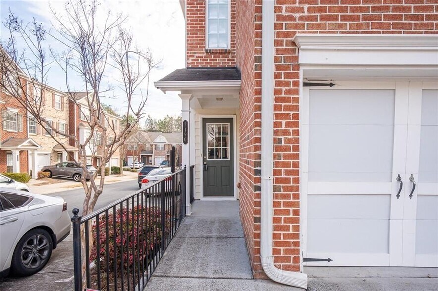 Building Photo - 2190 Landing Walk Dr