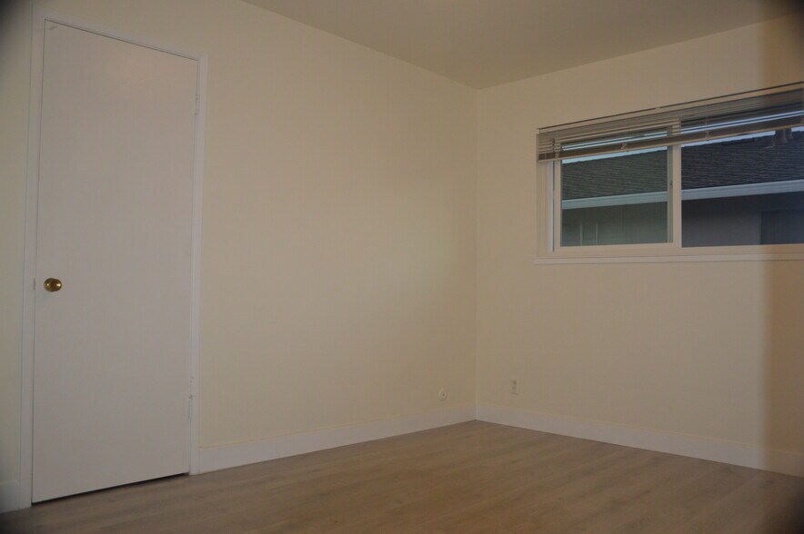 Building Photo - 84 Kim Louise Dr