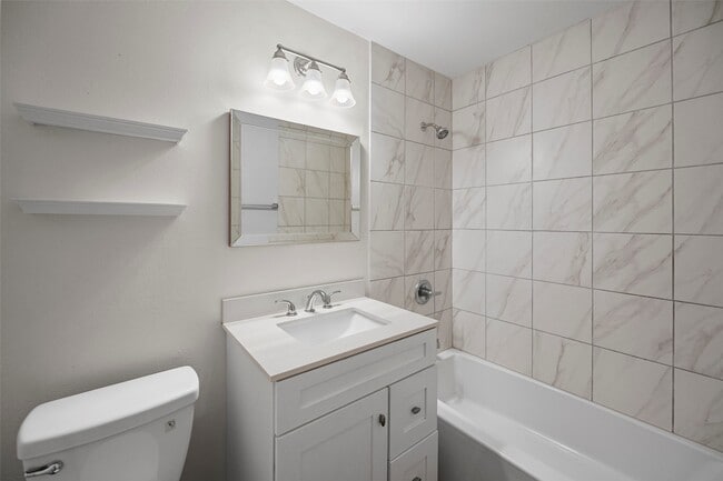 Building Photo - 209 Moss Hill Ln