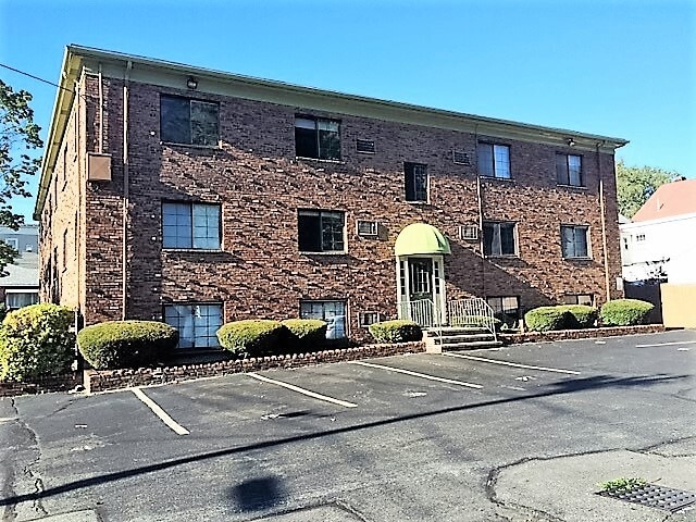 Building Photo - 75 Winthrop St