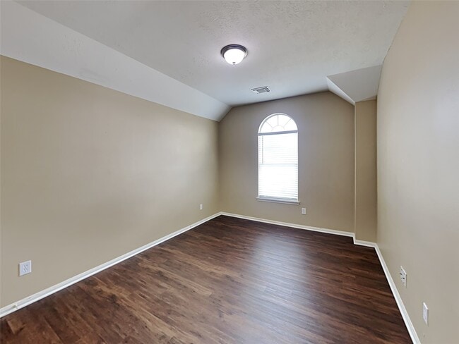 Building Photo - 1927 Makenna Ln