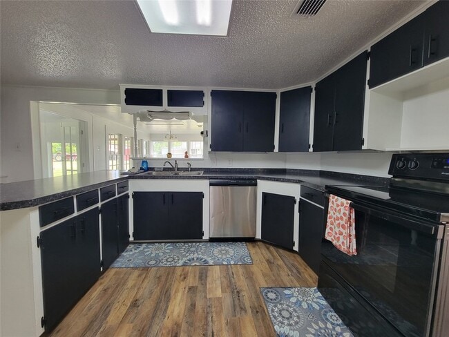 Building Photo - 1112 VZ Co Rd 1703