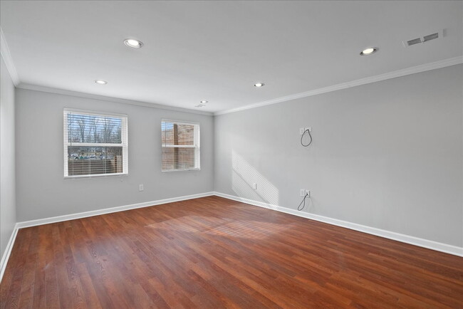 Building Photo - "Spacious 5-Bed split level Gem with Finished Basement & Fireplace on Brompton St, West Springfie...