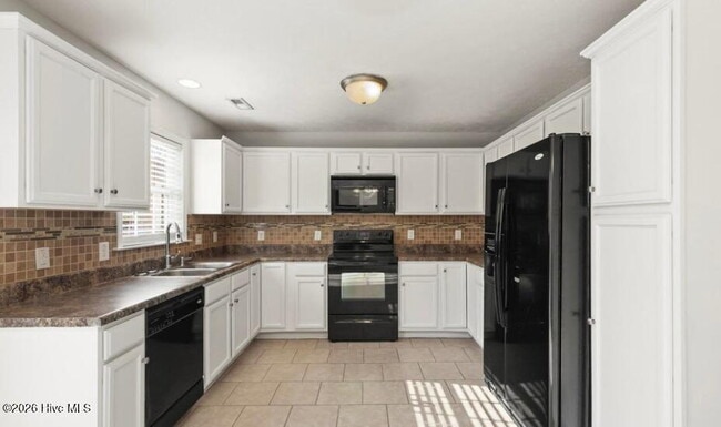 Building Photo - Nice 3 Bedroom, 2 Bath Home in Richlands-303 Rolling Meadow Ct.