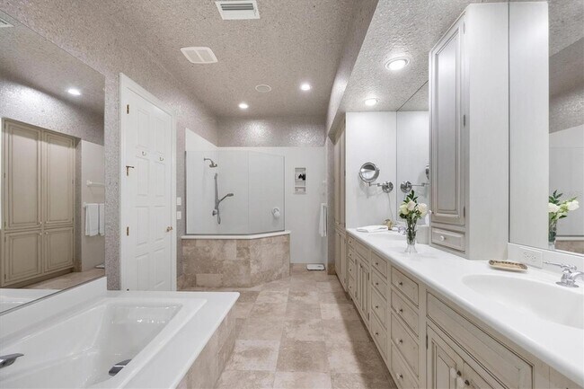 Building Photo - 7261 Villa D Este Dr