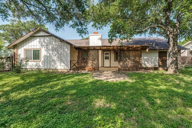 Building Photo - 16006 Eagleway St