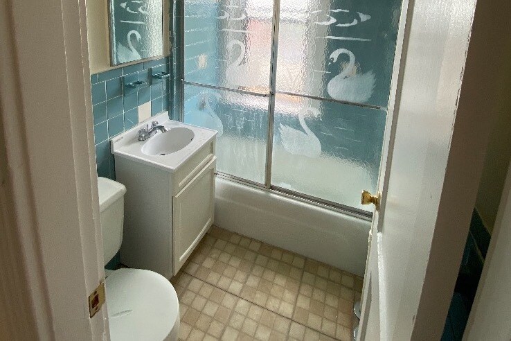 Bath - 1152 Commonwealth Ave