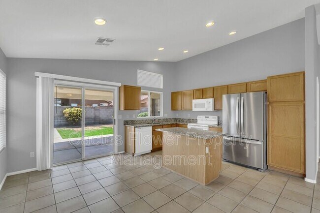 Building Photo - 2401 E Derringer Way