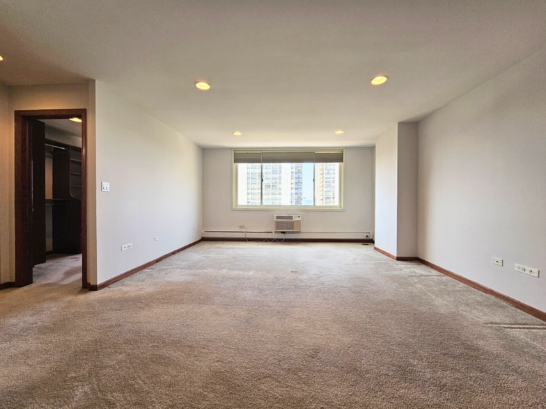 Building Photo - 1300 N Dearborn St